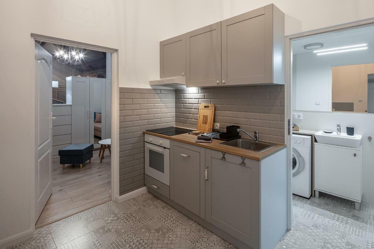 Apartamenty U Tuwima Lodz  Ngoại thất bức ảnh